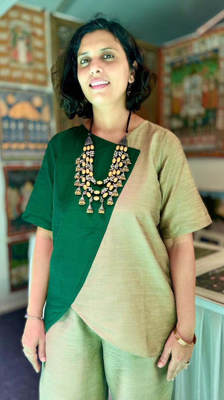 Color-Block Coord in Gold & Emerald